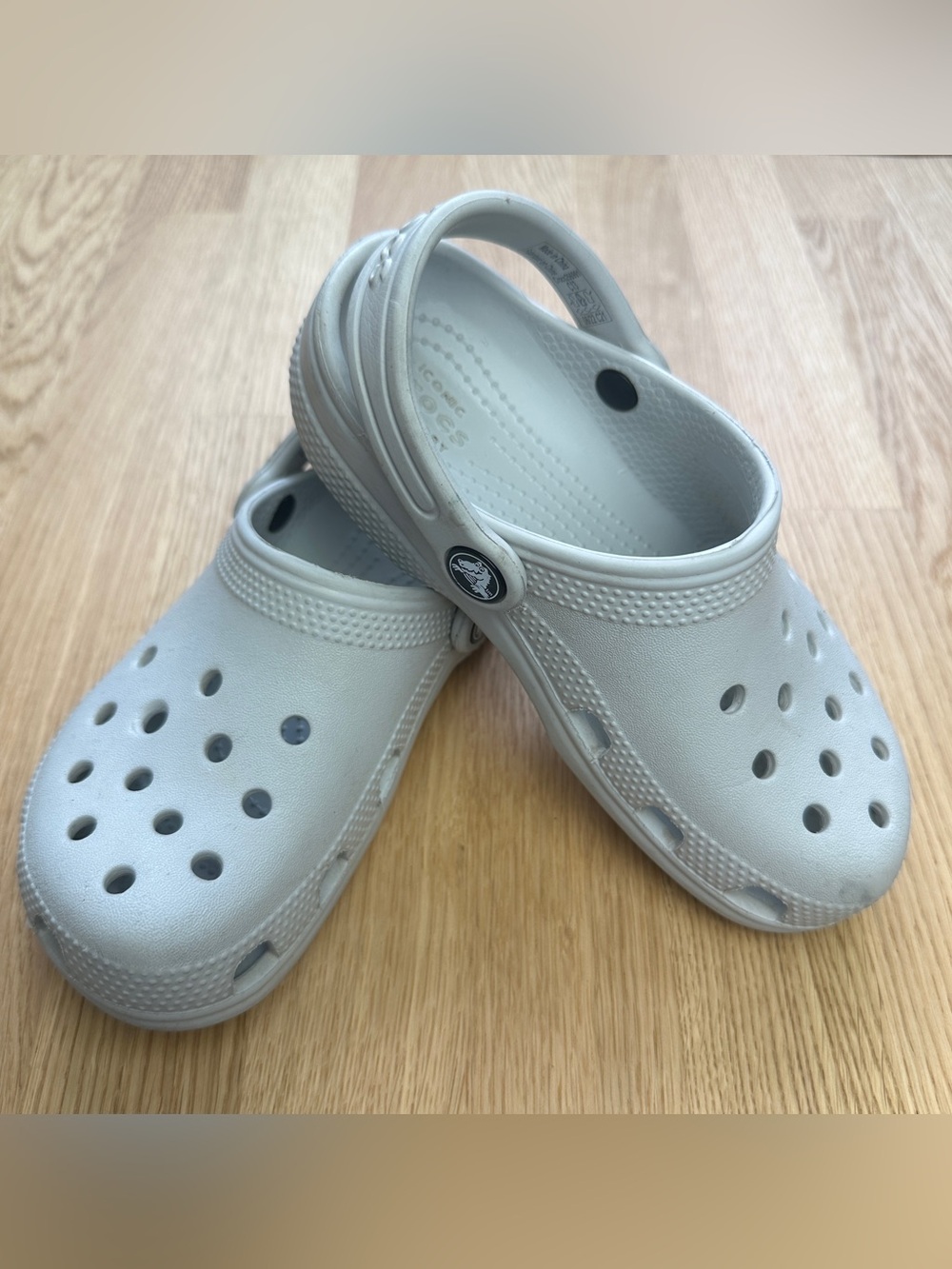 CROCS Classic Clog in Light Gray